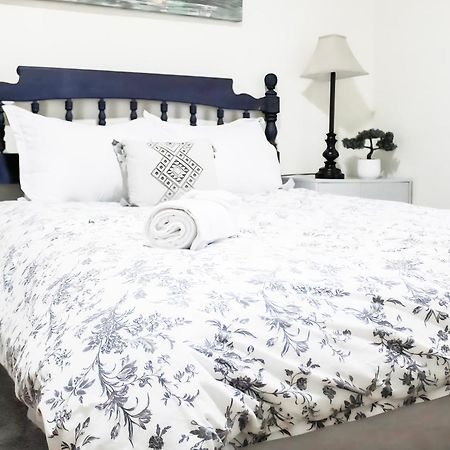 Cozy City Retreat Near Downtown Indianapolis- Private Bedroom Exterior photo