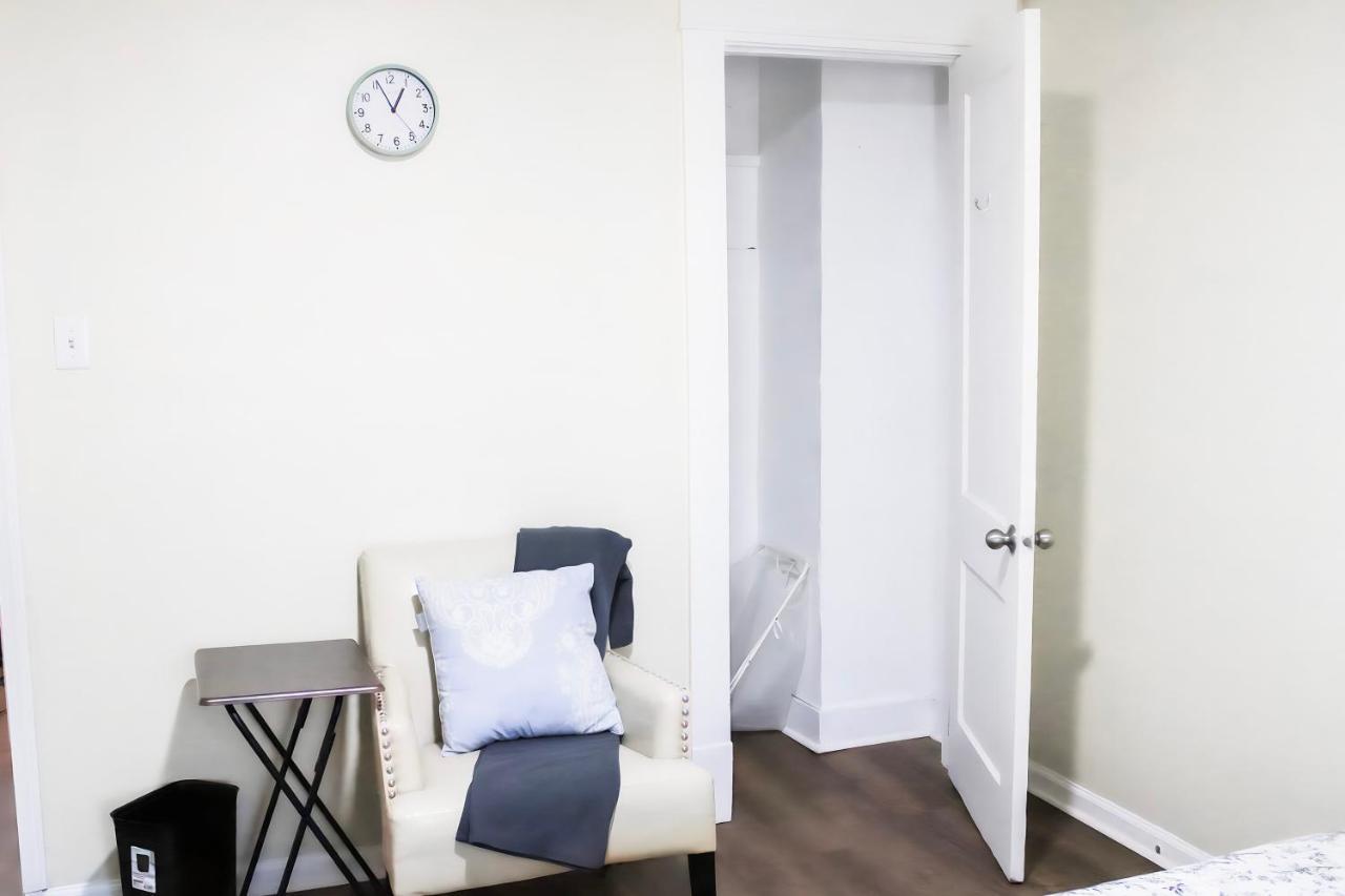 Cozy City Retreat Near Downtown Indianapolis- Private Bedroom Exterior photo