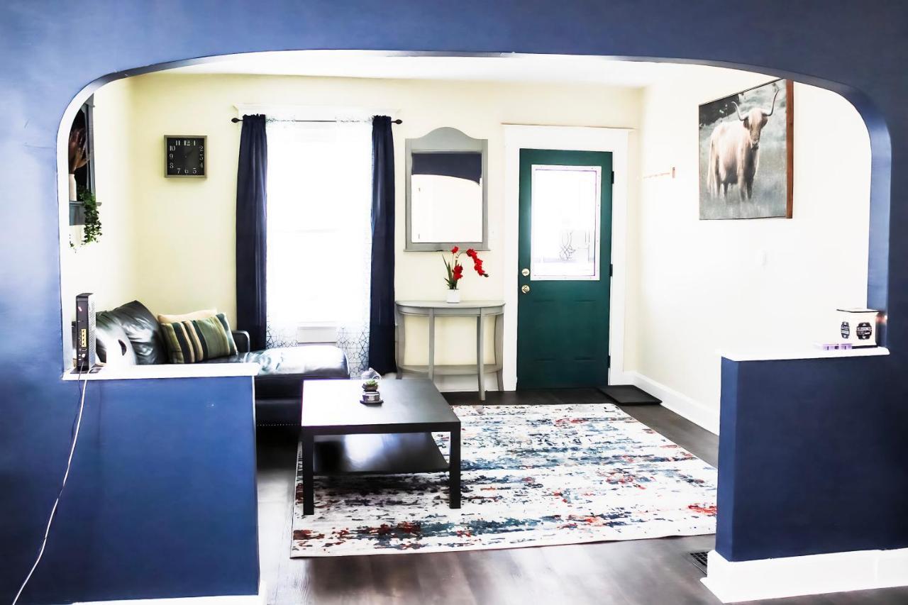 Cozy City Retreat Near Downtown Indianapolis- Private Bedroom Exterior photo