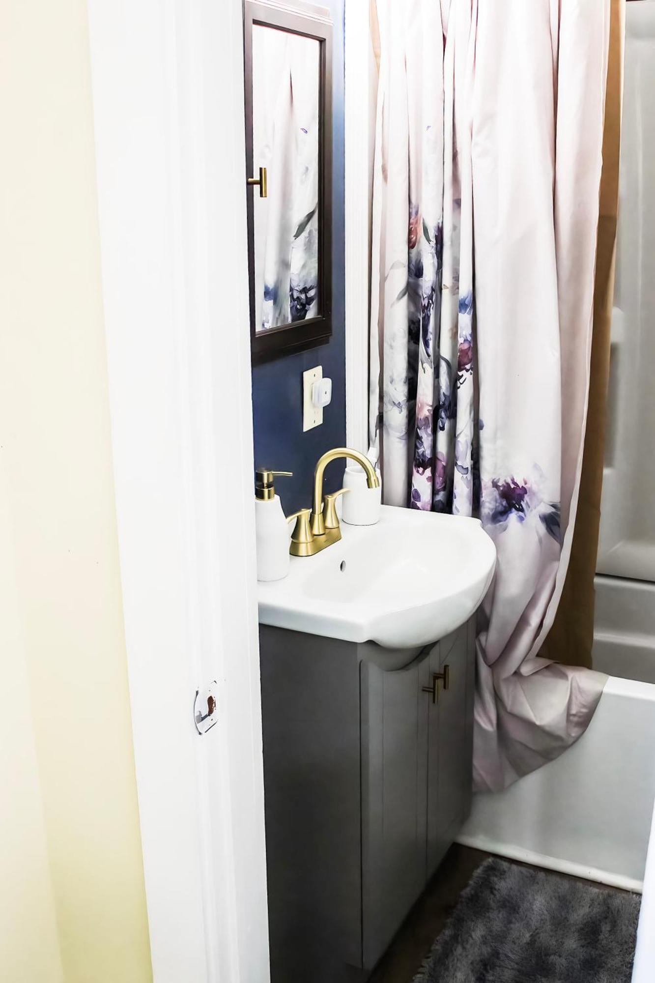 Cozy City Retreat Near Downtown Indianapolis- Private Bedroom Exterior photo